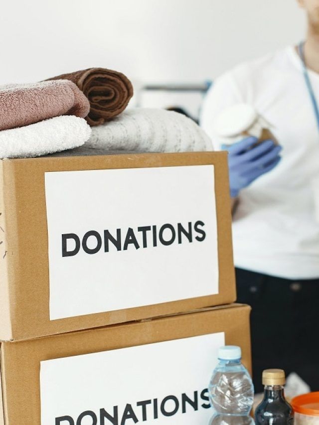 दान पेटी में मिले 8 लाख के जूते, डिजाइनर ने आकर चेक किया तो...