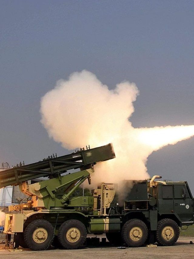 चीन-PAK सीमा पर लगेंगे पिनाका रॉकेट्स, Video में देखें फायर पावर