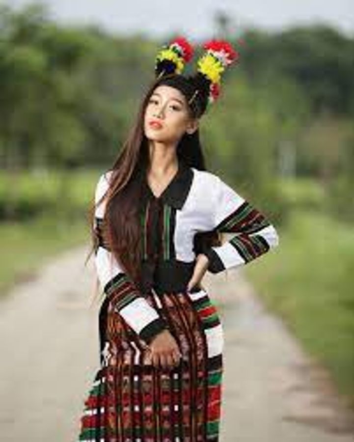 mizoram ladies dress Mizo Dress 8.3K reels on Instagram