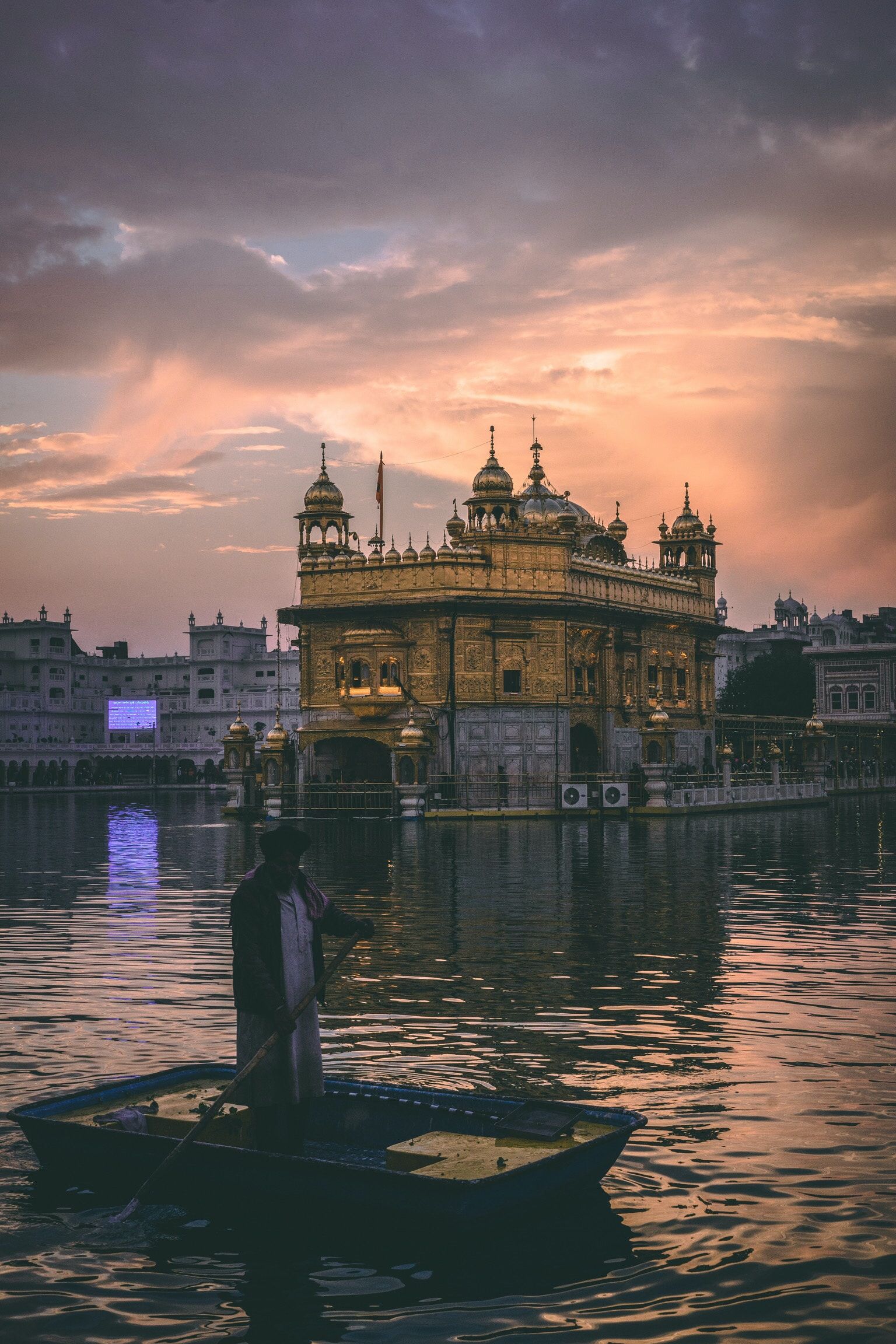 raghu-nayyar-dskdujAQU44-unsplash