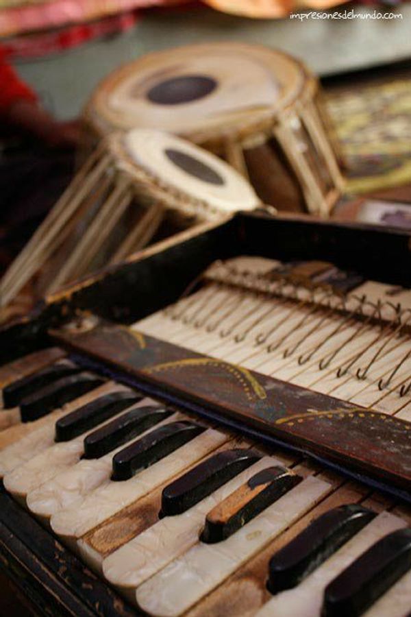 Moraj Instrument संगीत की राजधानी है ये गांव, पिछली 7 पीढ़ियां बना रहीं म्यूजिकल ...