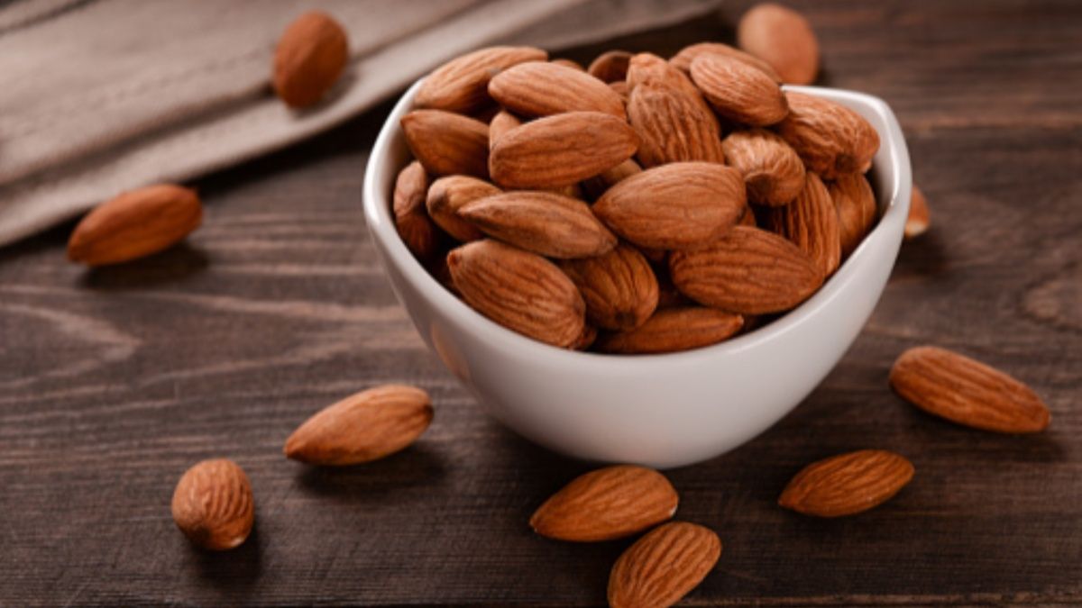 एक दिन में कितने बादाम खाने चाहिए, सेवन से पहले ध्यान रखें ये बात