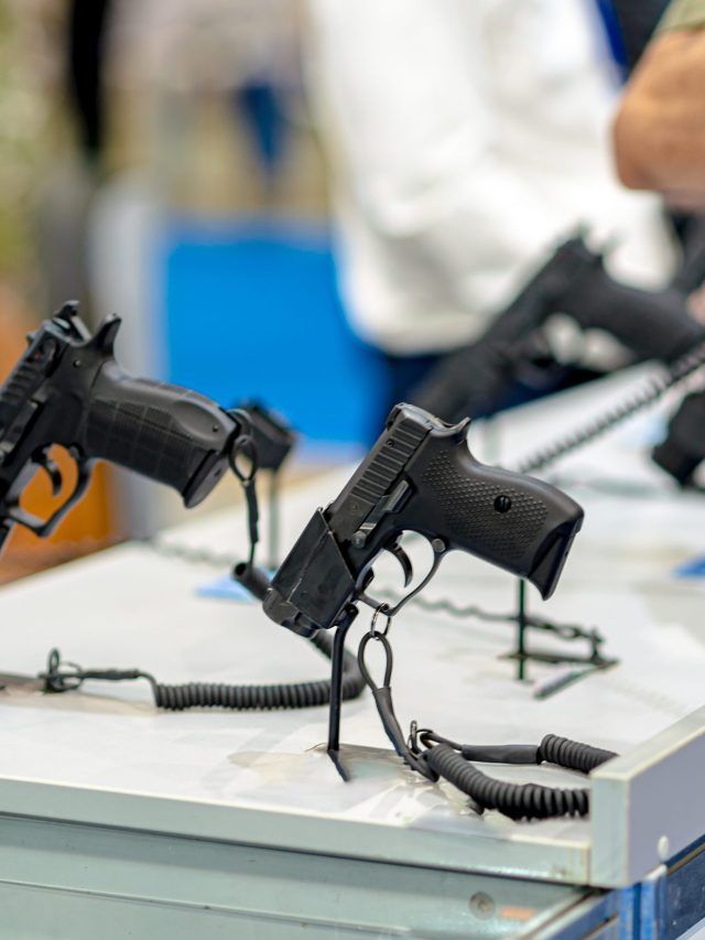 Top 5 cheapest pistols for safety! Check out their price, barrel size, clip size and more