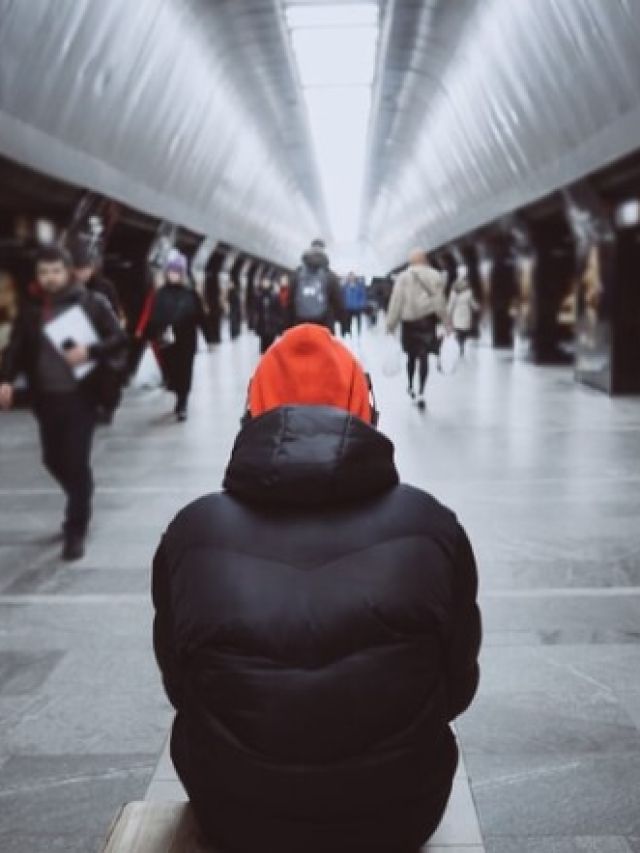 कहीं सच्चाई से भाग तो नहीं रहे आप? इन लक्षणों से करें पहचान