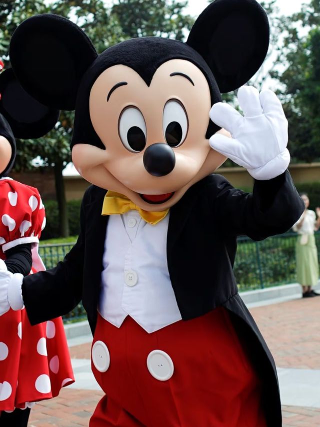 World's first Mickey Mouse character becomes copyright free! Disney loses intellectual property rights as the character enters public domain