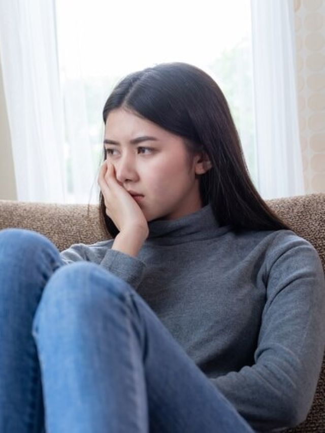 अगर आपको भी महसूस होता है अकेलापन, तो अपनाएं ये 10 आदतें