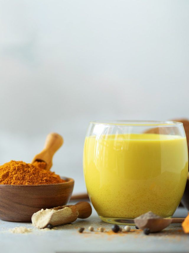 Top 6 benefits of having turmeric milk in winters; How to make Turmeric Latte