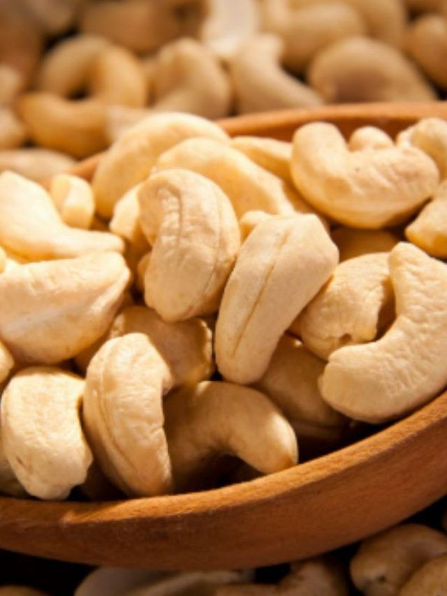 সকালে উঠেই খান কাজু, হবে এই দারুণ উপকার