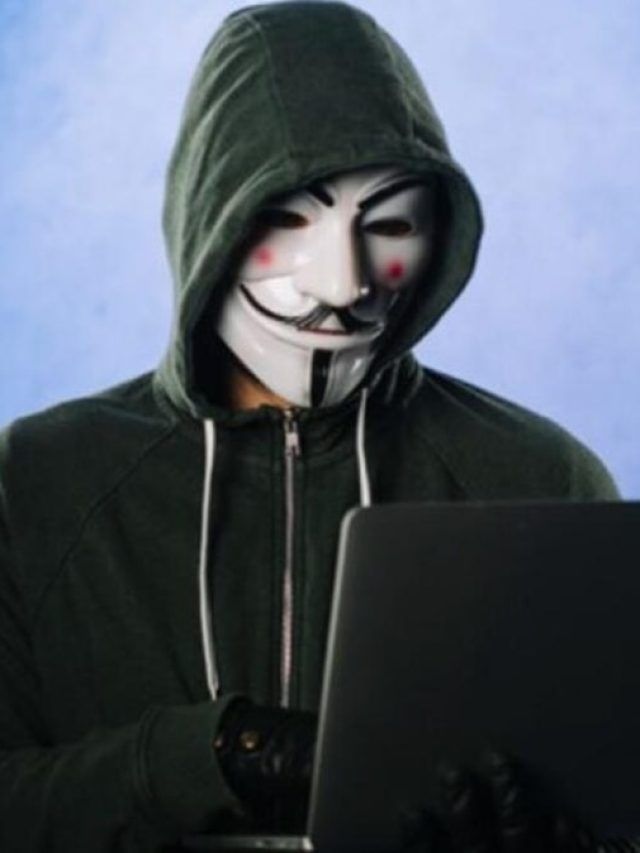 बड़े खतरे का निशान है ये ग्रीन लाइट, क्या आपके फोन में भी नजर आता है ये डॉट?