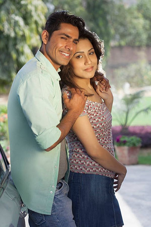 Bir kishi boshqa bir odamga minaj berayotgan edi. Katta kokrakli ulkan ayollarning porno fotosuratlari