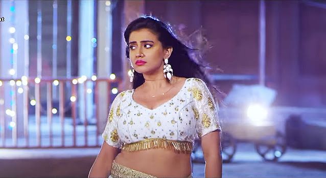 Porno yulduz Sabrina Jonson