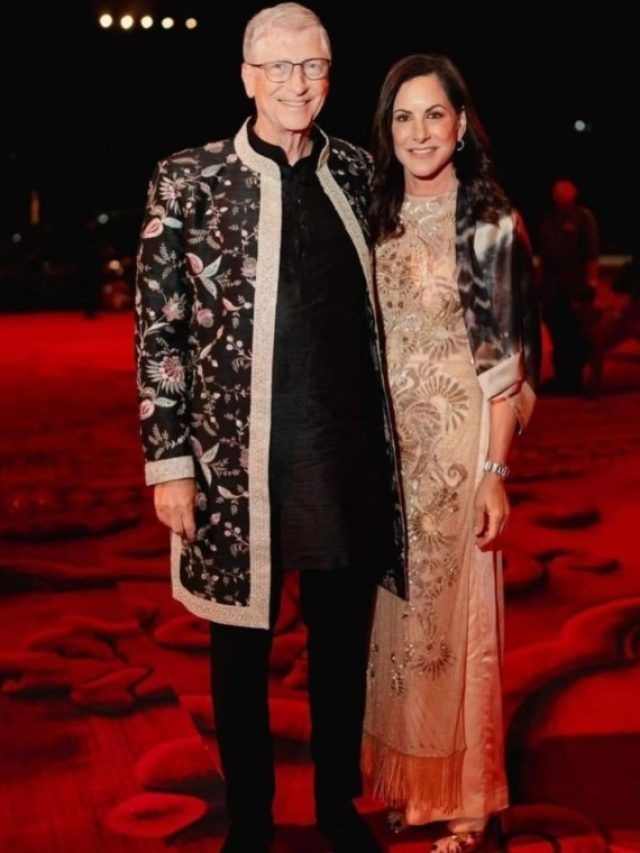 अंबानी की पार्टी में भारतीय रंग में रंगे बिल गेट्स, देसी लुक से जीता दिल