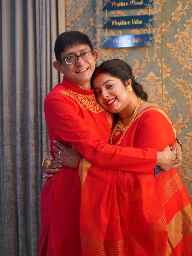 লাল রঙে টুইনিং, শ্রীময়ীর ভাত-কাপড়ের দায়িত্ব নিলেন কাঞ্চন