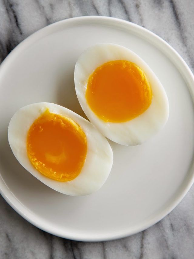 খোসা কীভাবে ছাড়ালে সেদ্ধ ডিম একটুও ভাঙবে না, রইল টিপস