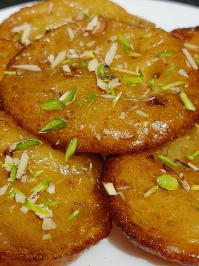 মাসীমার মালপোতে টুইস্ট, ক্ষীরের মালপোয়া বানিয়ে তাক লাগিয়ে দিন