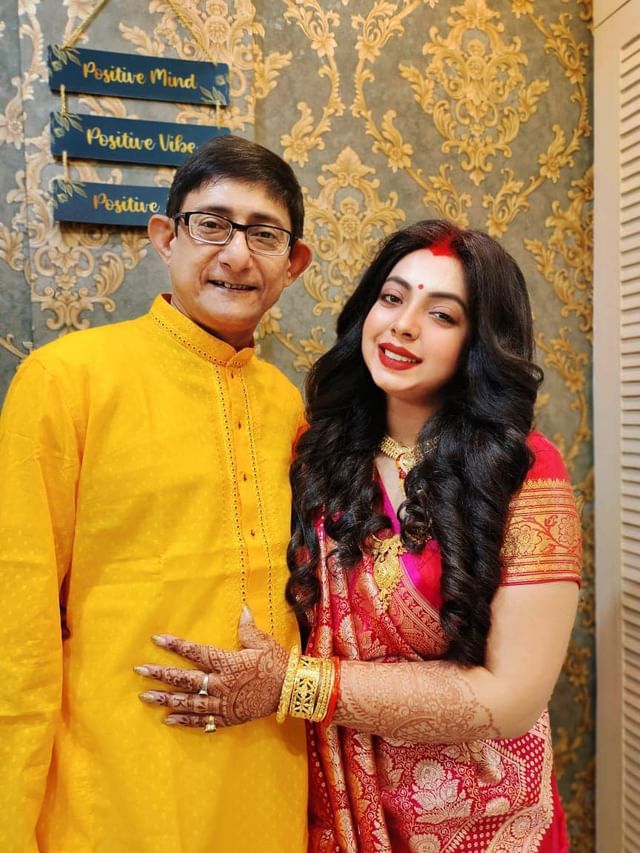 রিসেপশনে অন্য রকম লুকস শ্রীময়ীর, ফুলশয্যায় কাঞ্চন দেবেন বিশেষ উপহার