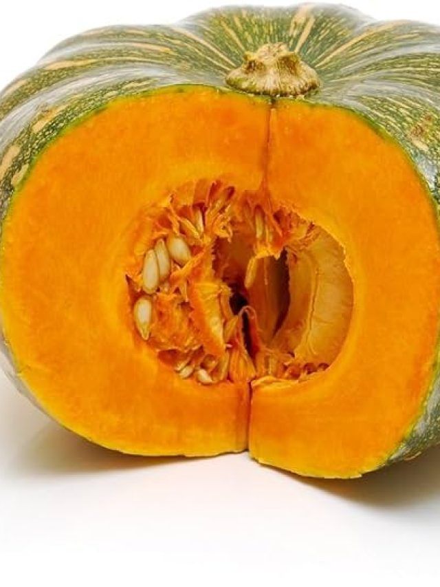 তেলের শিশিতে ফেলে রাখুন এই বীজ, চুল হবে ঘন