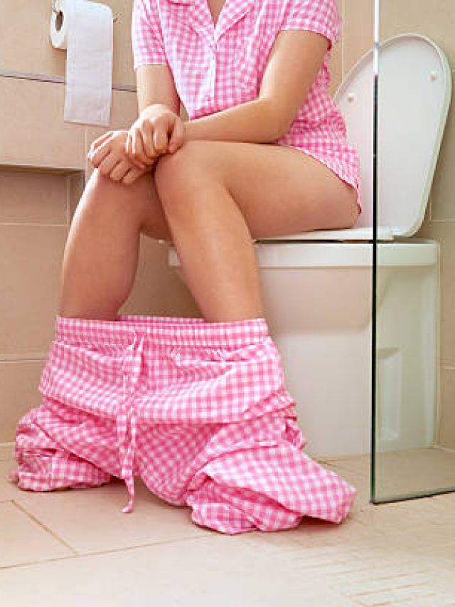 পুরুষরা নাকি মহিলারা, টয়লেটে কারা বেশি সময় কাটান?