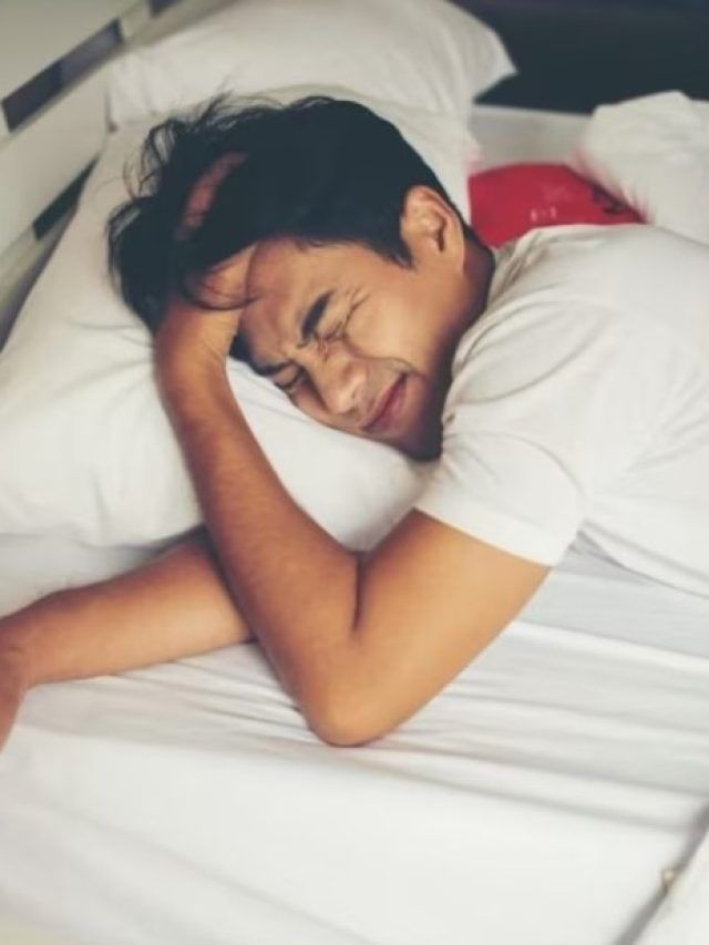 ফাটিয়ে ঝগড়া করার পর রাগ নিয়ে ঘুমোতে গেলেন? জানেন কী হতে পারে