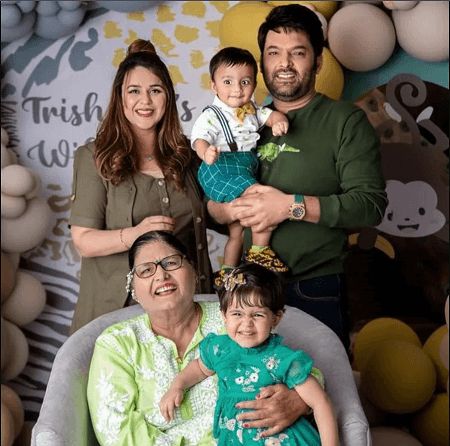 कपिल शर्मा की मां-पत्नी की खूब हुई चर्चा, कौन हैं भाई-बहन, लाइमलाइट से रहते  हैं दूर - On kapil sharma 42nd birthday know about his family lesser known  brother and sister stays