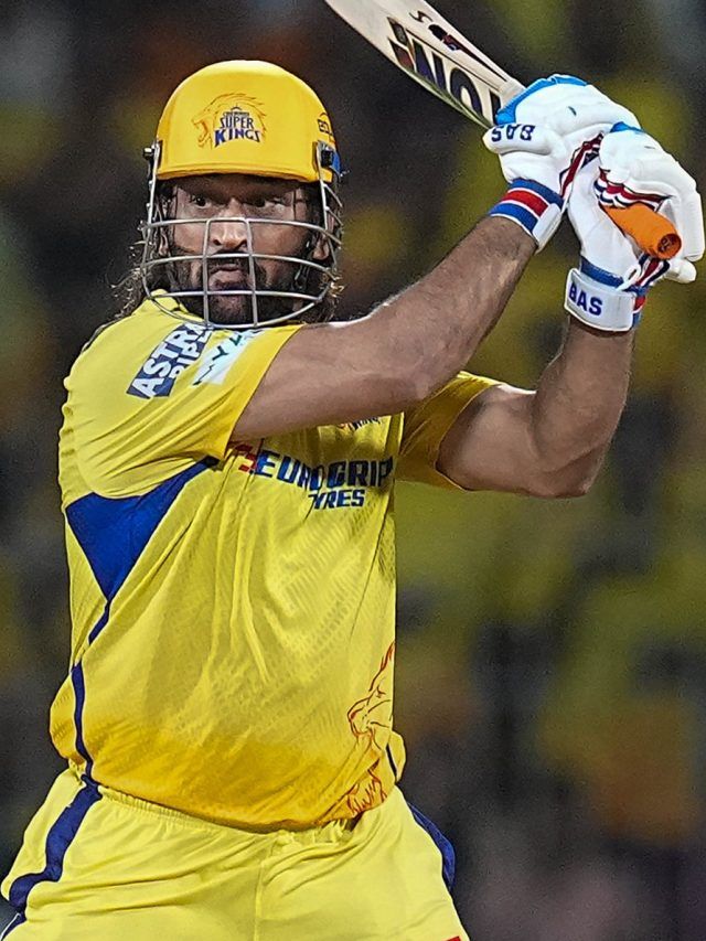 धोनी पर भड़के इरफान पठान... लाइव मैच में सुनाई खरी-खरी, VIDEO