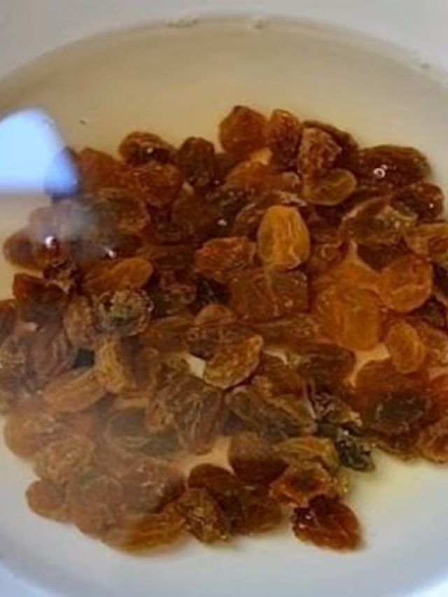 रोज सुबह पिएं इस चमत्कारी ड्राई फ्रूट का पानी, चौंका देंगे 5 फायदे