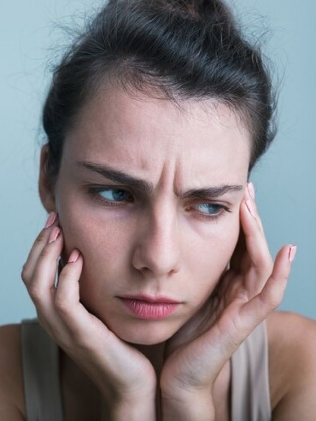 चेहरे की स्किन टाइट रखने के लिए रोज खाएं ये 4 फल, बुढ़ापा रहेगा दूर