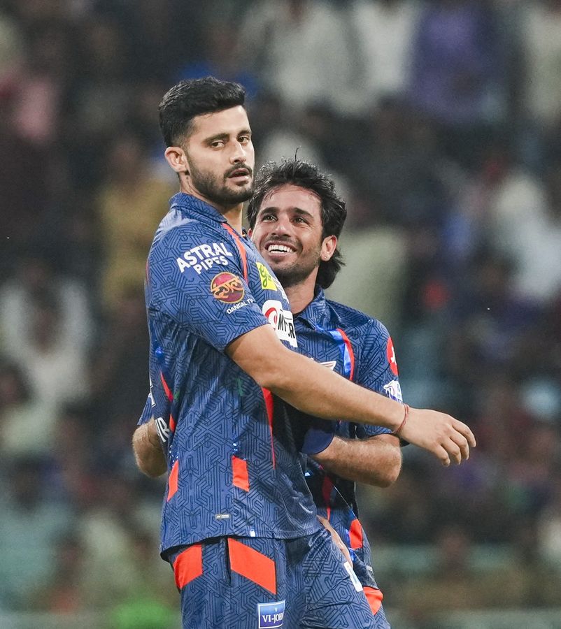 युद्धवीर ने IPL में रचा इतिहास... सिर के बल गिरे मोहसिन बुरी तरह चोटिल! - Ipl 2024 lsg vs kkr match yudhvir singh becomes 2nd concussion substitute in ipl history mohsin khan