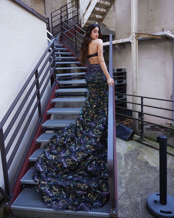 janhvi kapoor mermaid dress Get sartorially inspired in the dreamy ethnic wear