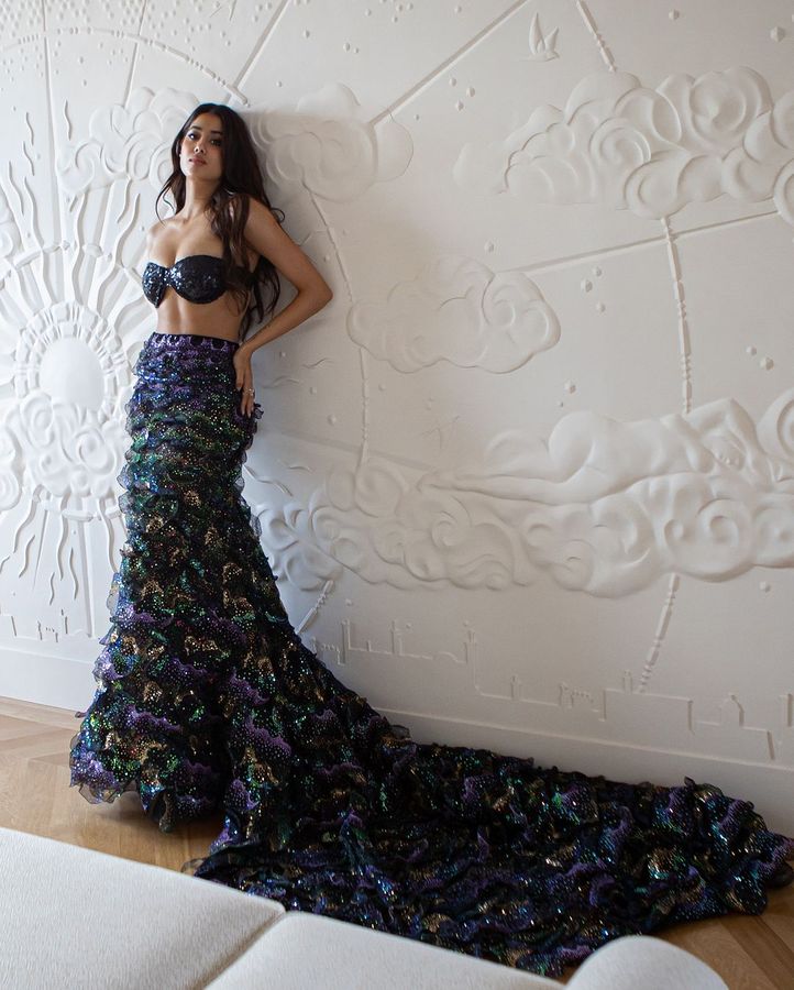 janhvi kapoor mermaid dress Janhvi Kapoor creates 'Bawaal' with her sexiest mermaid look