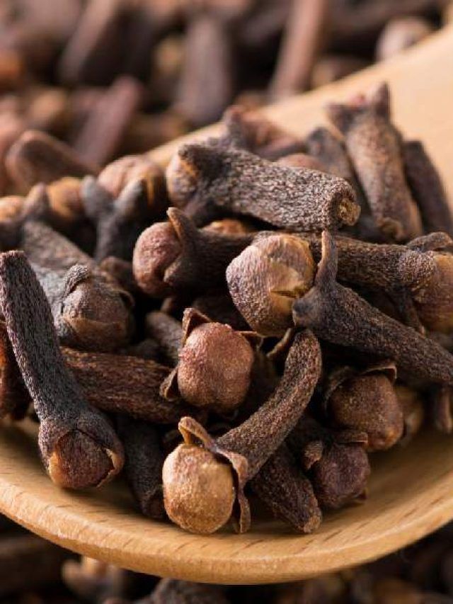 রাতে বালিশের নীচে লবঙ্গ রেখে শুয়ে পড়ুন, সকাল হলেই খেলা শুরু