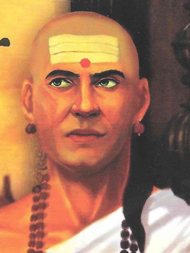 समाज में कभी नहीं करनी चाहिए बेटे की तारीफ, चाणक्य ने बताया नुकसान