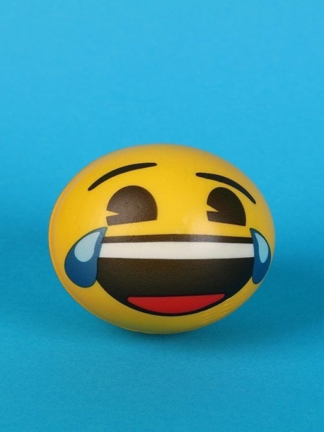 Viral Jokes : शादी की पहली रात पति ने कही ऐसी बात, सुनकर उलटे पैर लौटी पत्नी!