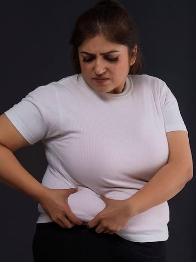 पेट पर बढ़ रही चर्बी को करना है कम तो रोज करें ये एक काम, पिचक जाएगा पेट