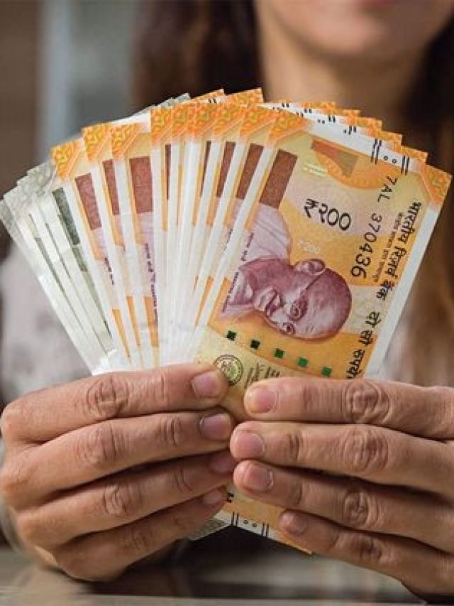 जीवन भर तंगहाल रखेंगी ये 3 गलतियां, कभी हाथ में नहीं टिकेगा पैसा