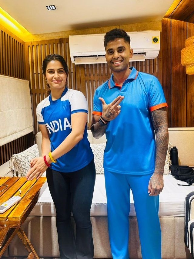 मनु भाकर और 'मिस्टर 360' की फोटो वायरल... क्या नया सीख रहीं ओलंपिक मेडलिस्ट?