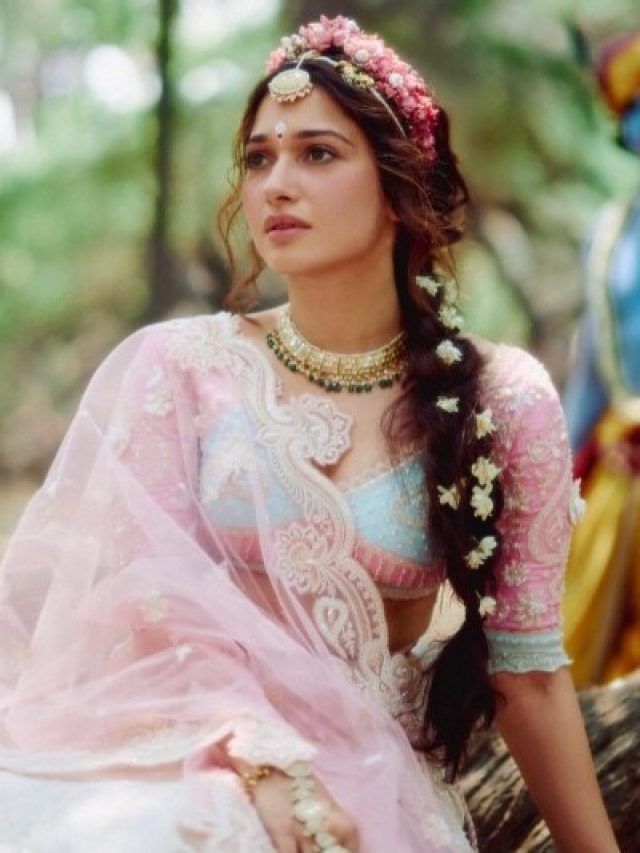 कुमकुम, फूलों और लहंगे में 'राधा' बनीं तमन्ना भाटिया, दिखीं अप्सरा जैसी सुंदर