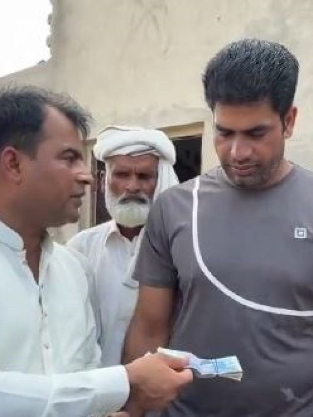 VIDEO: अरशद नदीम को पाकिस्तानी फैन ने थमाए नोट, साथ में कराया फोटोशूट