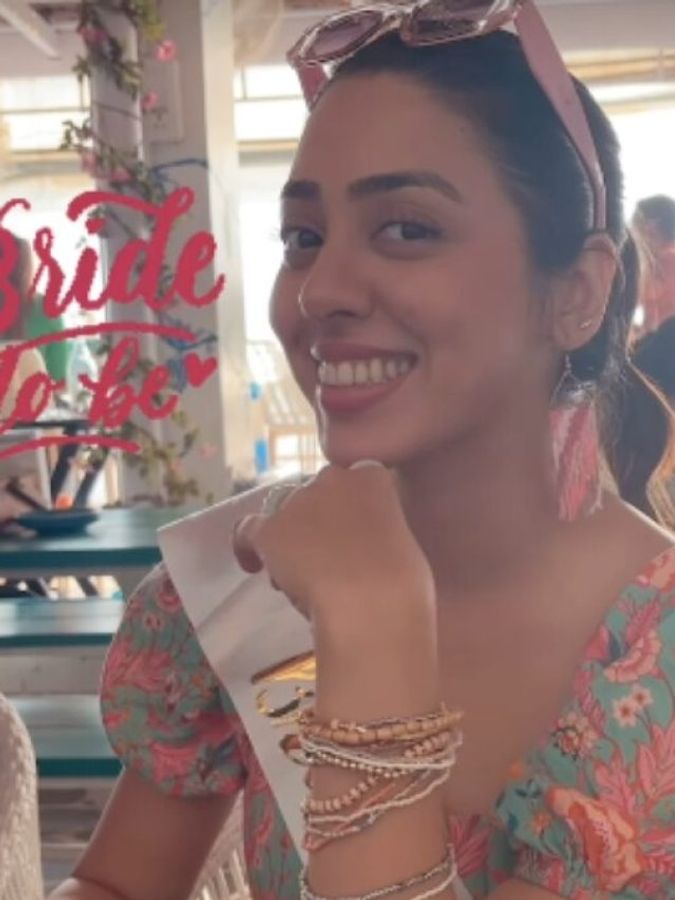 दुल्हन बनने को बेकरार 'तारक मेहता' की सोनू, बैचलर्स पार्टी में छाईं, दिखाई झलक - Taarak mehta ka ooltah chashmah jheel mehta aka sonu soon to get married enjoys bachelorette party photos