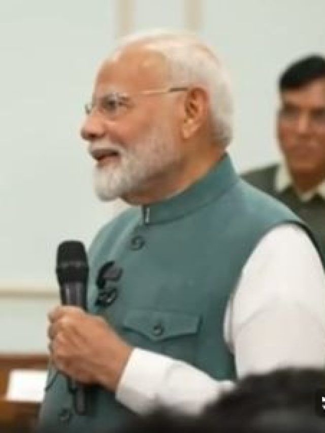 'कितने लोग रील्स बना रहे...', PM मोदी ने खिलाड़ियों से पूछा सवाल, VIDEO