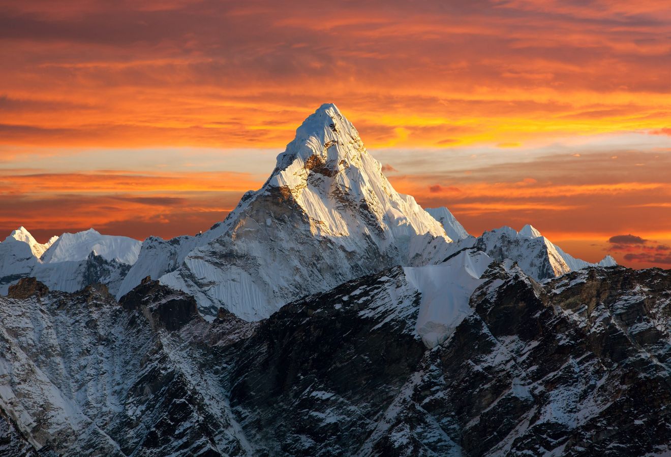 Mount Everest isn't Earth's tallest mountain, this dormant volcano takes the crown