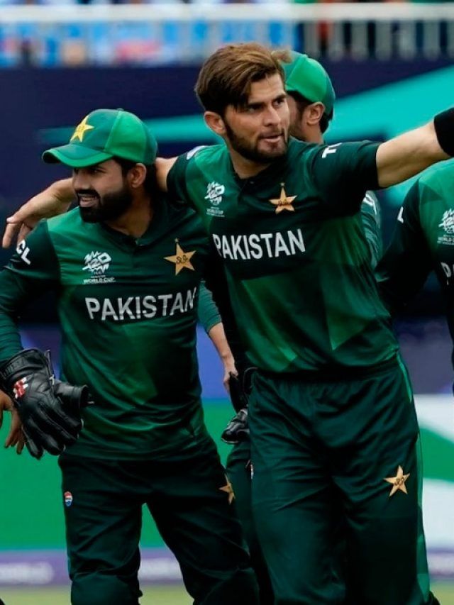 वरुण ने 110, संजू ने 27 खिलाड़ियों को पछाड़ा... ये PAK बॉलर बना नंबर-1