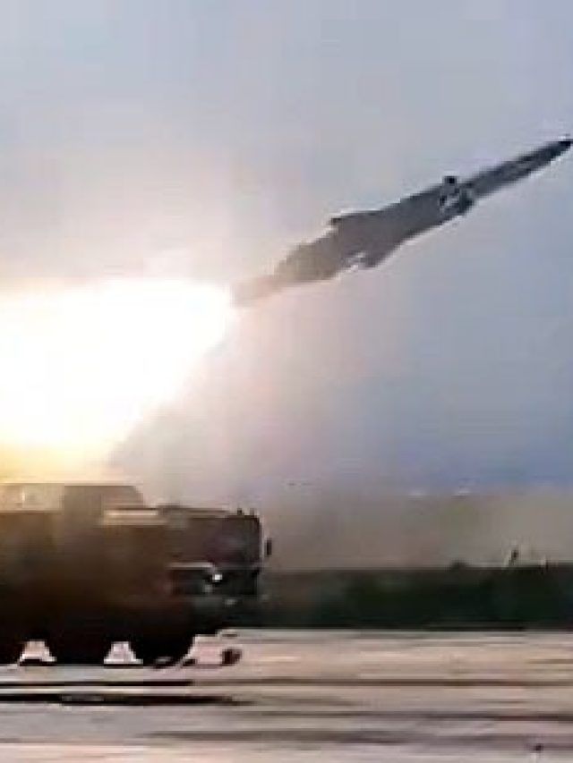 China ने अपनी क्रूज मिसाइल से डुबोया युद्धपोत... देखिए खतरनाक Video