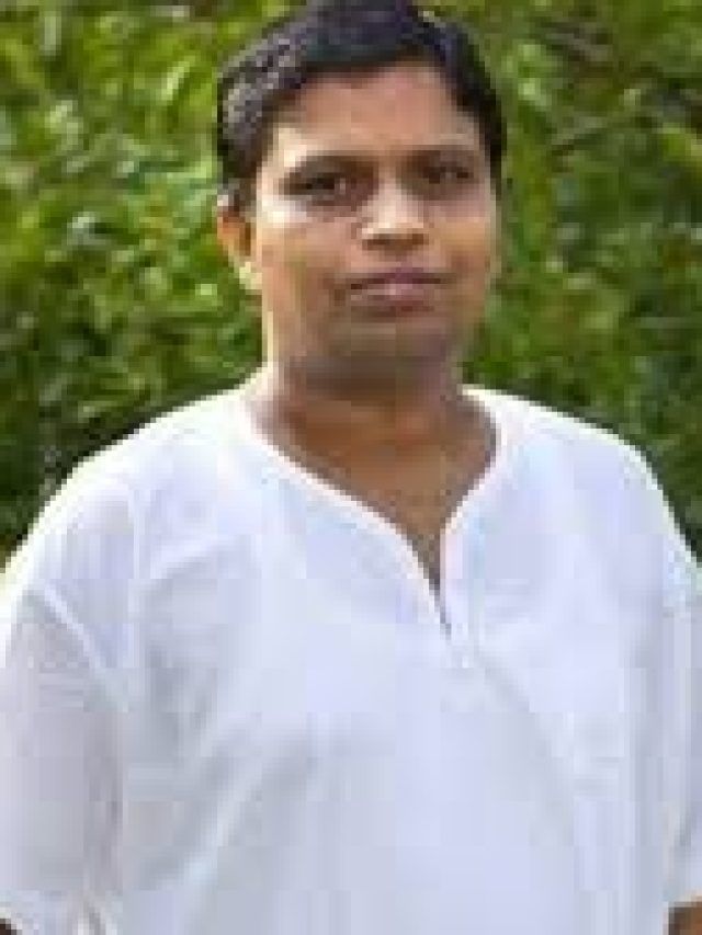 पाइल्स से हो गया उठना-बैठना मुश्किल? आचार्य बालकृष्ण ने बताया अचूक उपाय