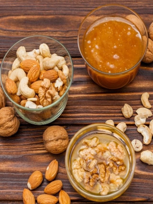 बच गए हैं भिगोए हुए ड्राई फ्रूट्स, ऐसे करें ड्रिंक्स में रियूज, शरीर बनेगा ताकतवर