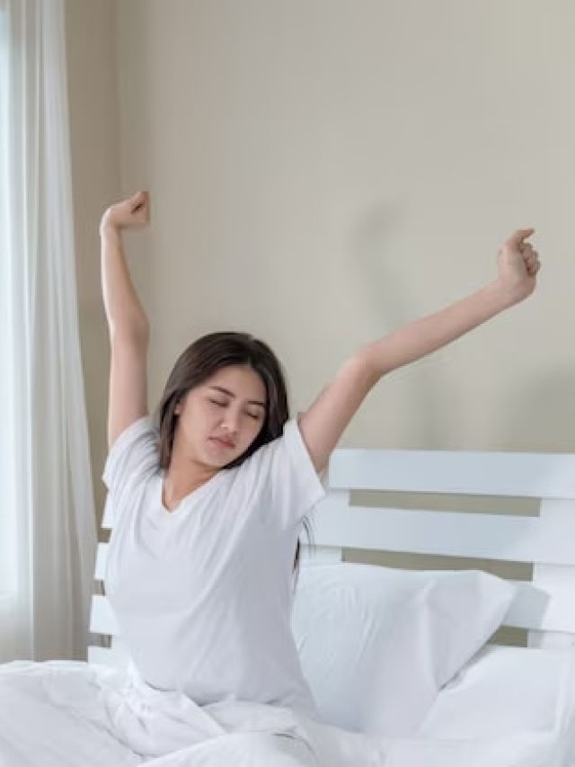 सुबह उठकर सबसे पहले क्या करें? आचार्य बालकृष्ण से जानें किन चीजों से रहें दूर