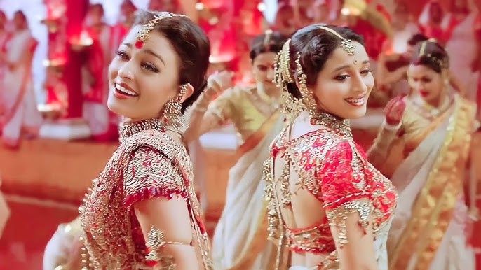 Iconic Bollywood Dance Steps that Became a Social Media Phenomenon