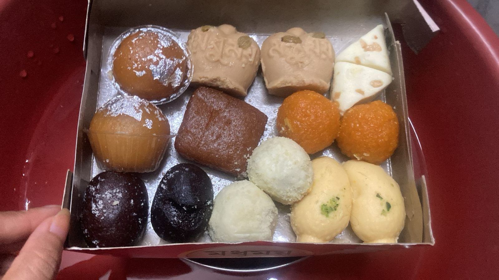 Әйел үстемдігі бұрмаланатын порно Интернетте дәретханадағы тесік арқылы жыныстық қатынас