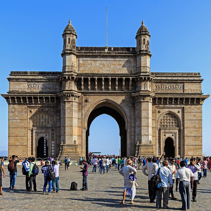 1080px-Mumbai_03-2016_30_Gateway_of_India