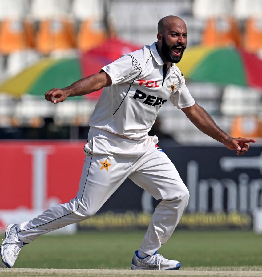 Pakistan Spin Their Way to Series Win Over England, First Home Test Series Victory Since 2021 1 मूंछों वाला पाकिस्तानी स्पिनर, जिसने मुल्तान में अंग्रेजों की कमर तोड़ दी - Pak vs eng sajid khan 7 wickets during pakistan vs england test match in multan mustache cricketer tspo